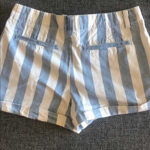 Blue and white striped shorts - Picture 4 of 4
